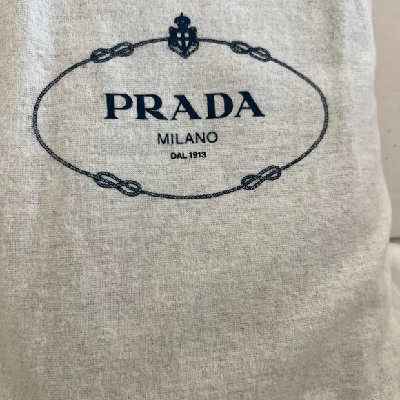 Prada soft black leather clutch bag - pre-owned + dust bag - Picture 2 of 6